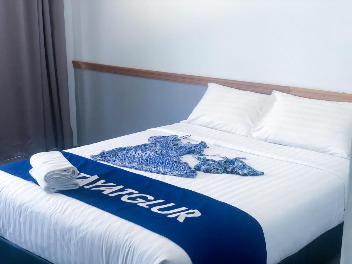 Glur Phuket Patong Beach Екстериор снимка