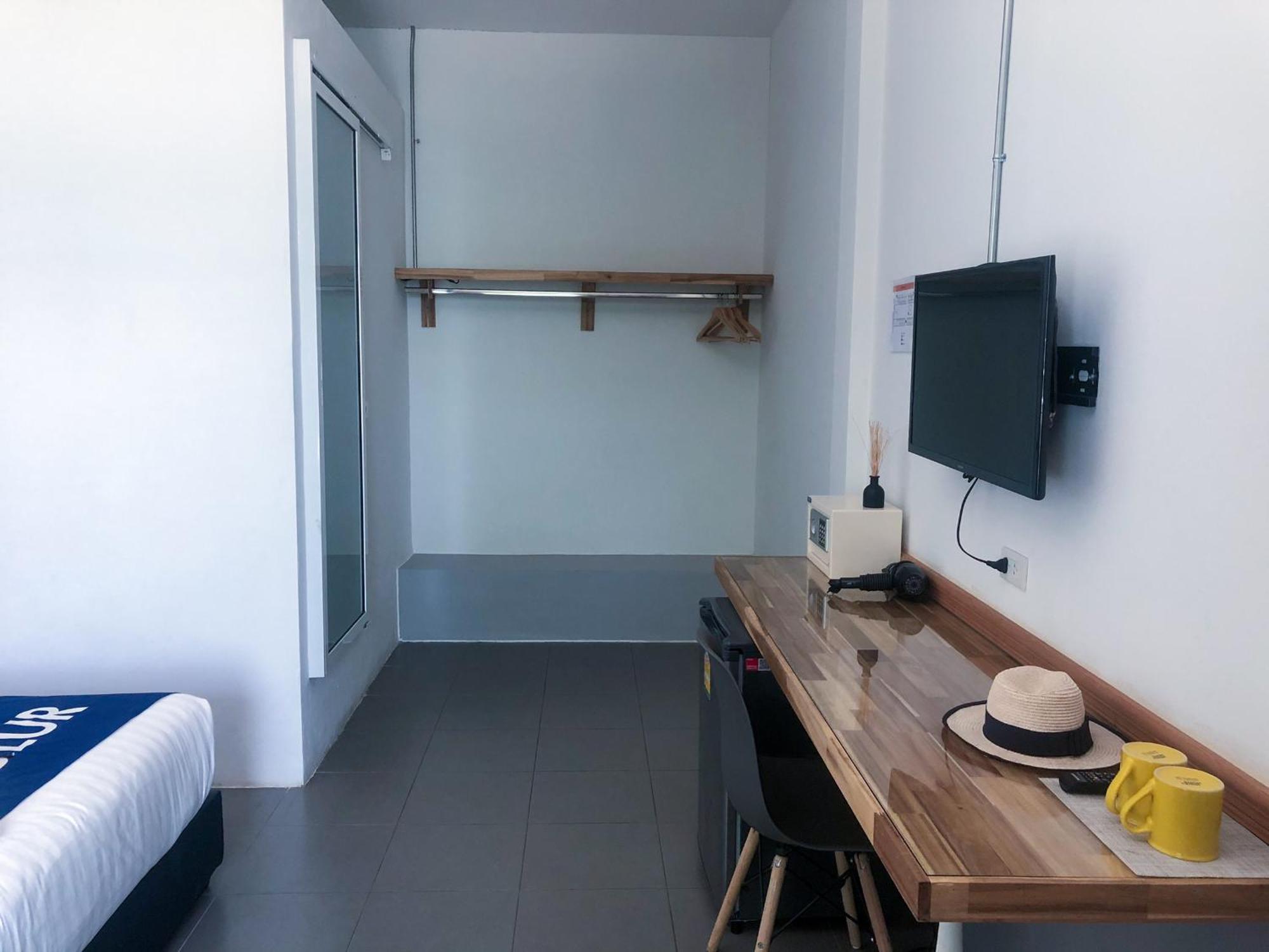 Glur Phuket Patong Beach Екстериор снимка