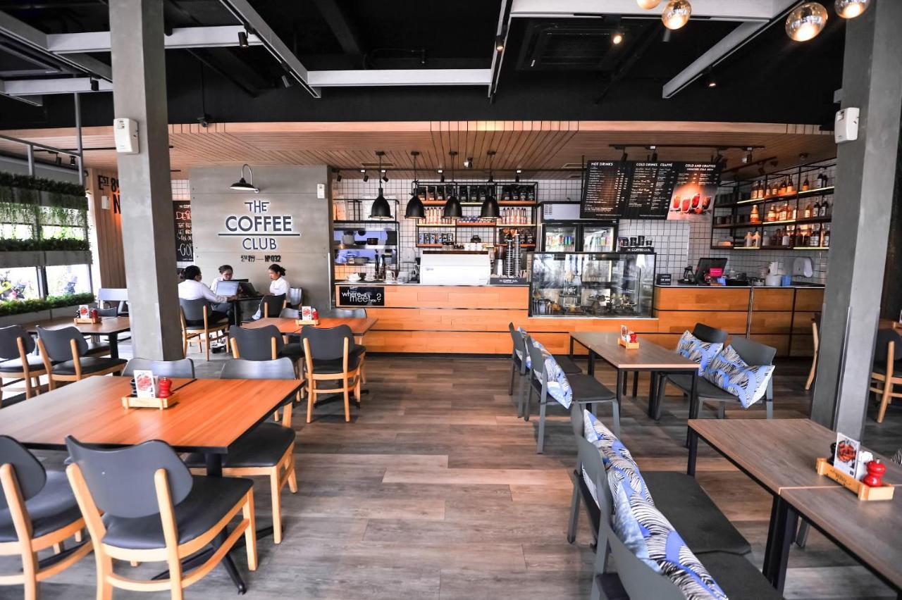 Glur Phuket Patong Beach Екстериор снимка